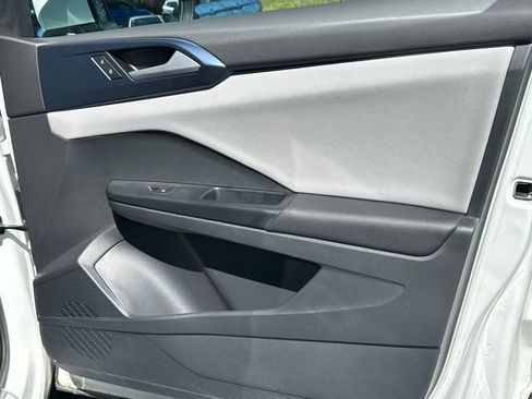 Used 2022 Volkswagen Taos SE image 30