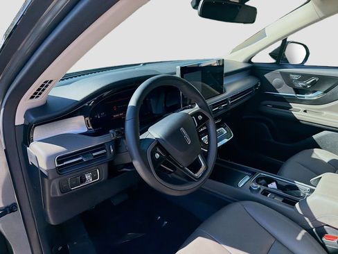 Used 2024 Lincoln Corsair FWD image 9