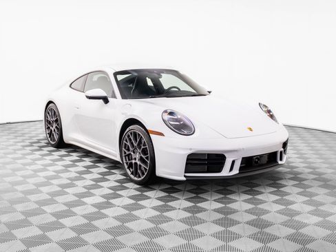 Used 2025 Porsche 911 Carrera S image 6
