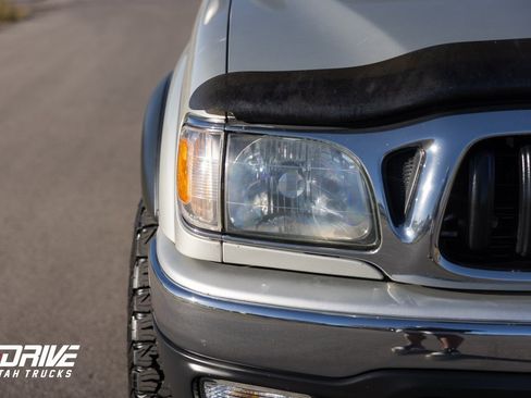 Used 2004 Toyota Tacoma 4x4 Xtracab V6 image 5