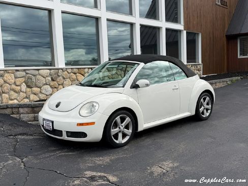 Used 2007 Volkswagen Beetle Triple White Edition FWD image 23