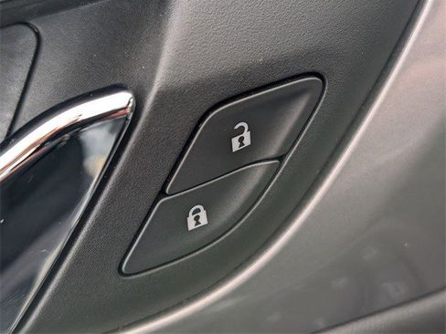 Certified 2023 Chevrolet Traverse LT image 7