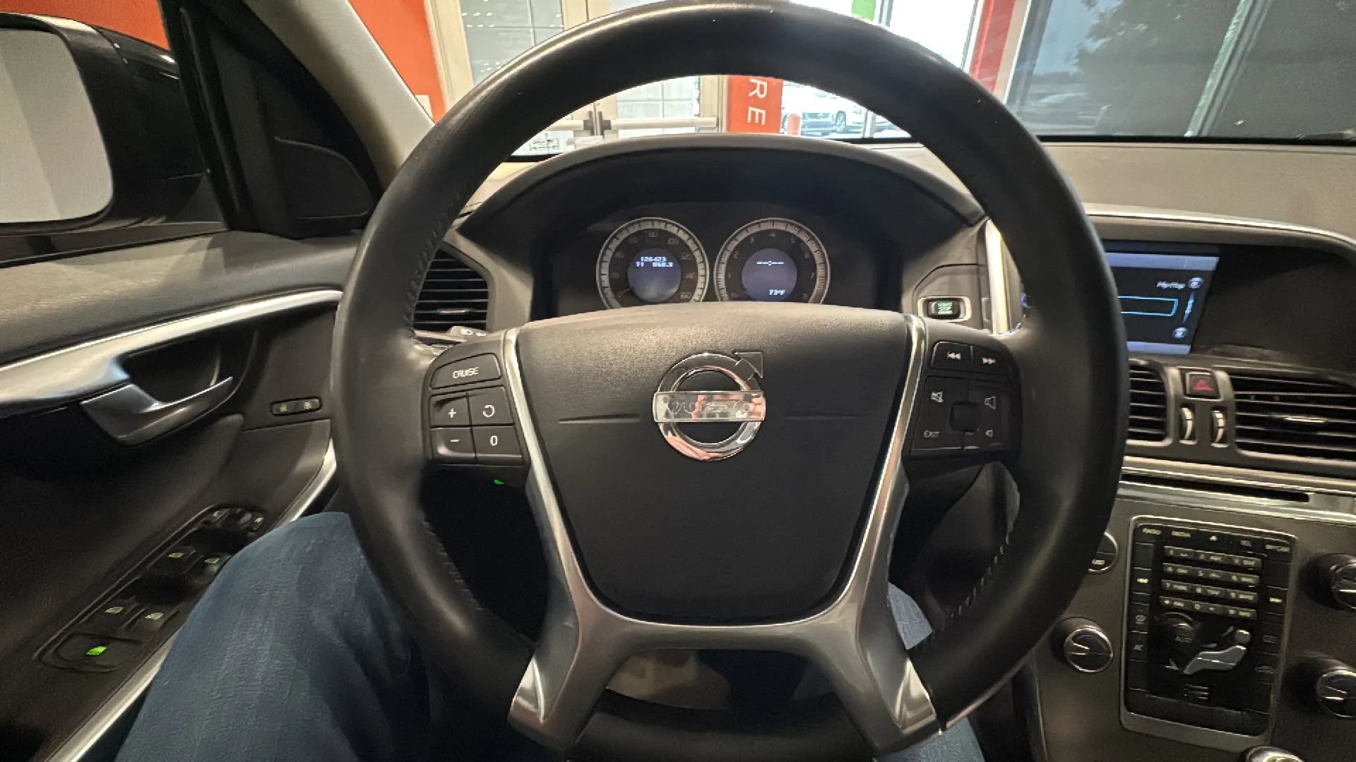 Used 2013 Volvo XC60 3.2 FWD image 30