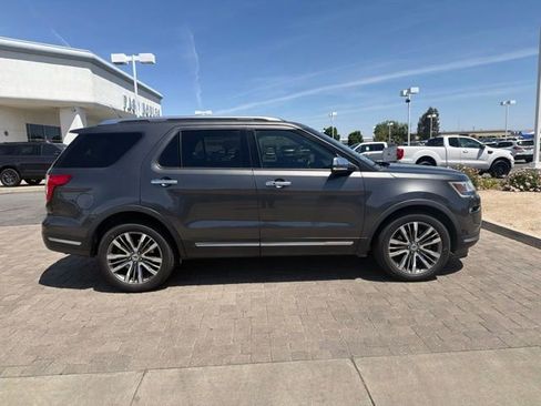 Used 2019 Ford Explorer Platinum AWD/4WD image 2