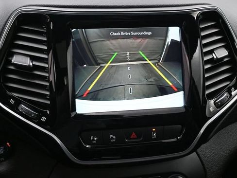 Used 2021 Jeep Cherokee High Altitude AWD/4WD image 17