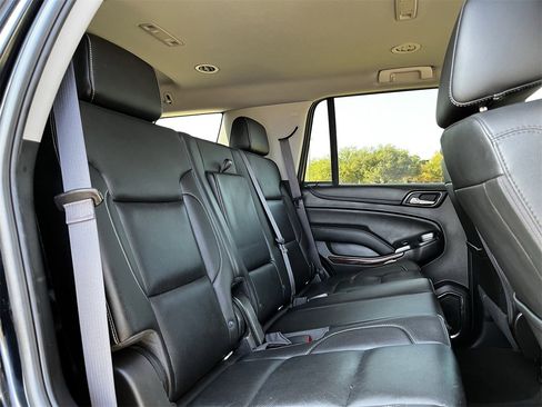 Used 2017 GMC Yukon SLT image 27