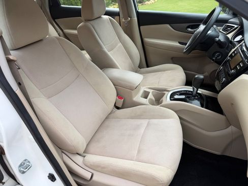 Used 2016 Nissan Rogue S FWD image 24