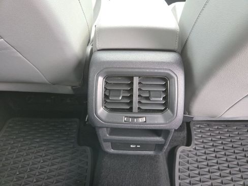 Used 2023 Volkswagen Taos SE image 24