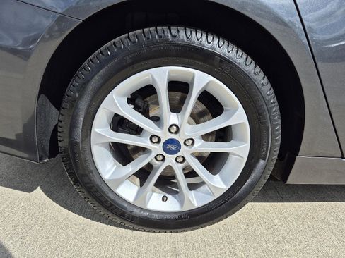 Certified 2020 Ford Fusion SE image 10