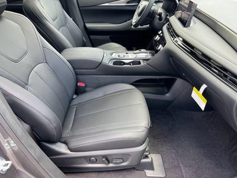New 2027 INFINITI QX60 Luxe w/ Cargo Package FWD image 15