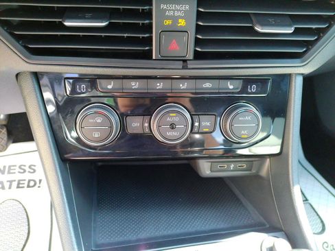 Used 2020 Volkswagen Jetta R-Line FWD image 16