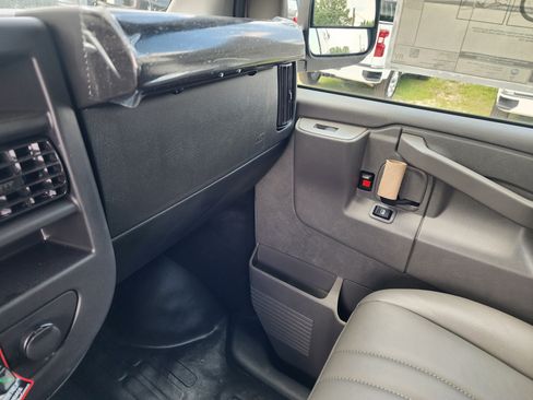 New 2025 Chevrolet Express 2500 w/ Driver Convenience Package image 38