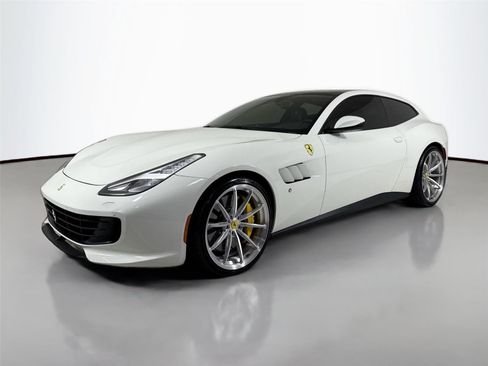 Used 2019 Ferrari GTC4Lusso T image 10
