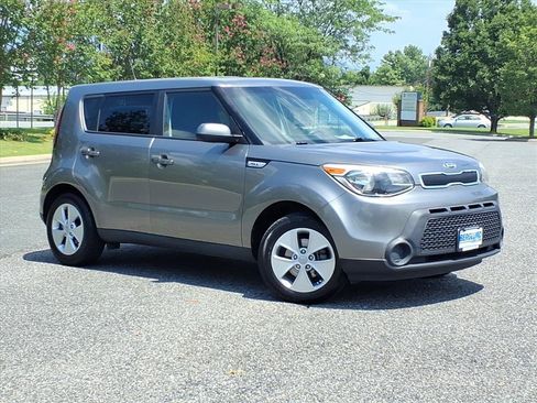 Used 2016 Kia Soul w/ Convenience Package FWD image 2