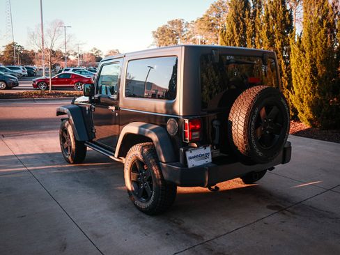Used 2016 Jeep Wrangler Sport image 8