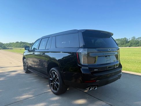New 2026 Chevrolet Suburban RST w/ Comfort Package AWD/4WD image 9