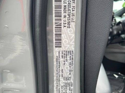 Used 2023 Dodge Durango R/T AWD/4WD image 32