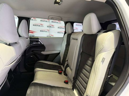 Used 2025 Mitsubishi Outlander Trail Edition image 37