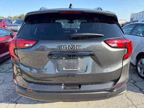 Used 2021 GMC Terrain SLT w/ Infotainment Package II FWD image 4