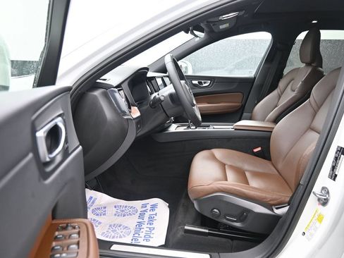 Certified 2023 Volvo XC60 B5 Plus w/ Climate Package FWD image 11