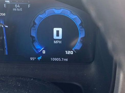 Used 2025 Ford Bronco Outer Banks AWD/4WD image 8