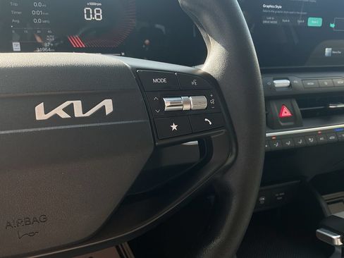 Used 2025 Kia K4 FWD image 29