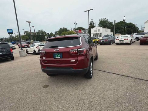 Used 2022 Jeep Compass Latitude w/ Sun and Sound Group AWD/4WD image 7