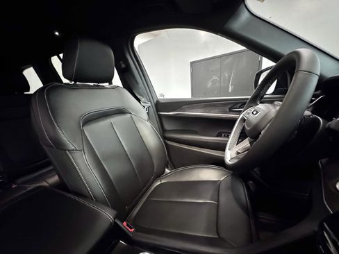 New 2025 Jeep Grand Cherokee Limited image 21