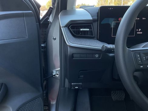 New 2026 Nissan Kicks S image 24