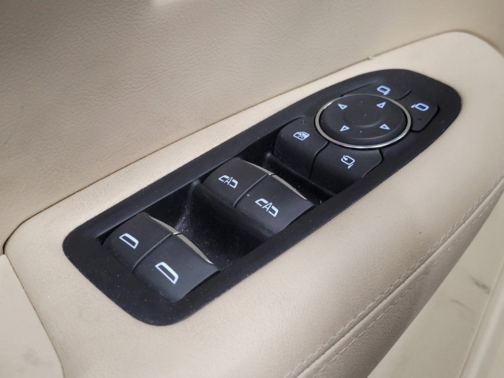 Used 2018 Cadillac XT5 Luxury w/ Driver Awareness Package FWD image 27