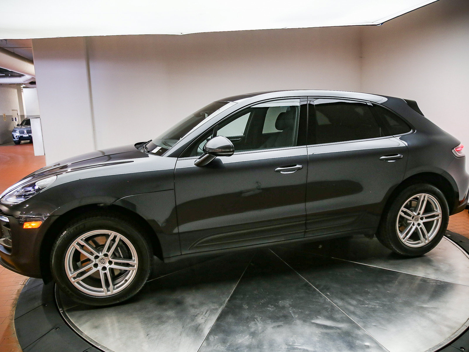 Certified 2026 Porsche Macan AWD/4WD image 2