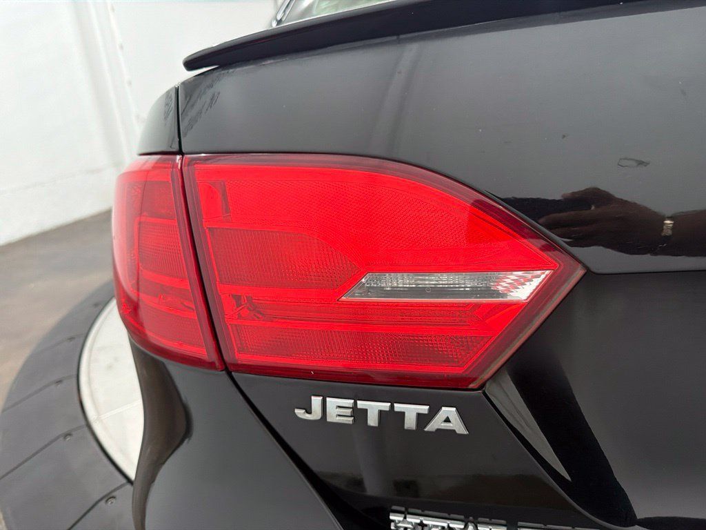 Used 2014 Volkswagen Jetta SEL FWD image 12