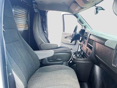 Used 2025 Chevrolet Express 2500 w/ Driver Convenience Package RWD image 26