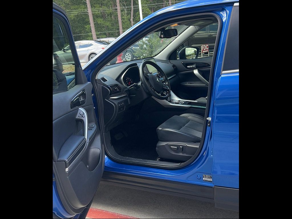 Used 2025 Mitsubishi Eclipse Cross AWD image 12