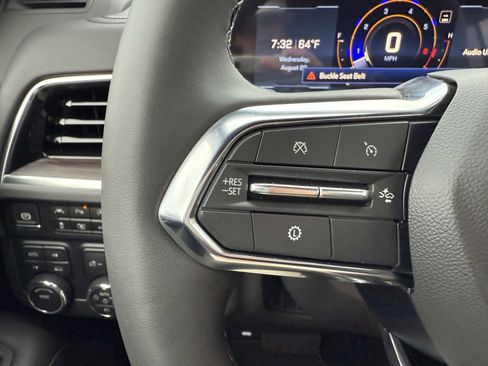 New 2025 Chevrolet Suburban Premier image 22