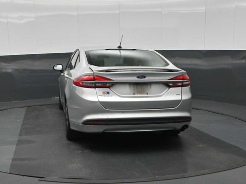Used 2018 Ford Fusion SE w/ Equipment Group 201A FWD image 7