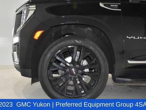 Used 2023 GMC Yukon SLT w/ SLT Premium Package AWD/4WD image 6