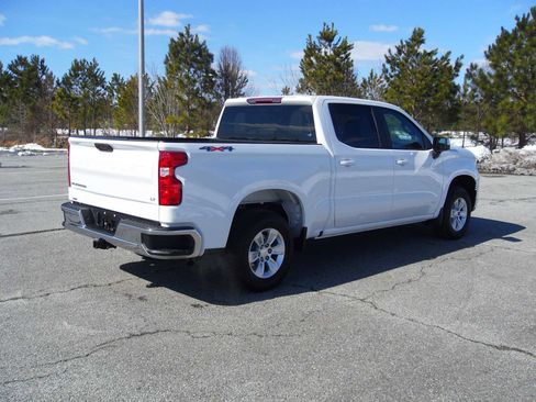 Used 2025 Chevrolet Silverado 1500 LT AWD/4WD image 5