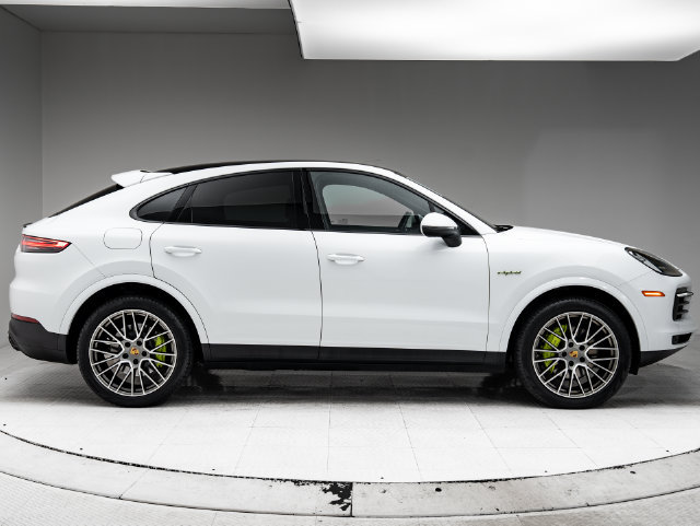 Certified 2023 Porsche Cayenne Platinum Edition AWD/4WD image 36