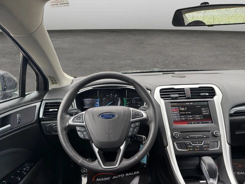 Used 2016 Ford Fusion SE AWD/4WD image 25