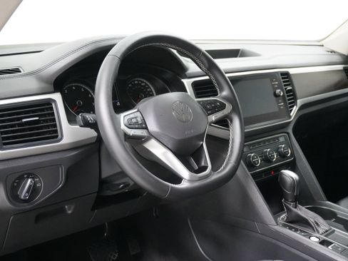 Used 2021 Volkswagen Atlas SE w/ Panoramic Sunroof Package image 9