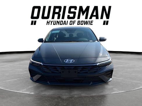 New 2026 Hyundai Elantra Limited FWD image 8