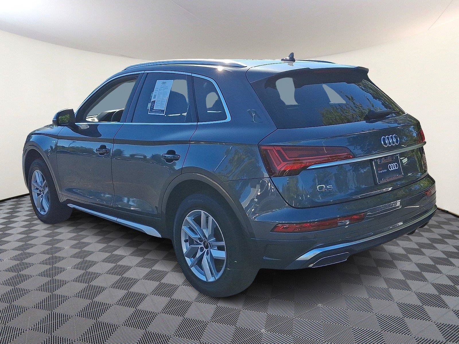 Used 2023 Audi Q5 2.0T Premium w/ Convenience Package AWD/4WD image 4