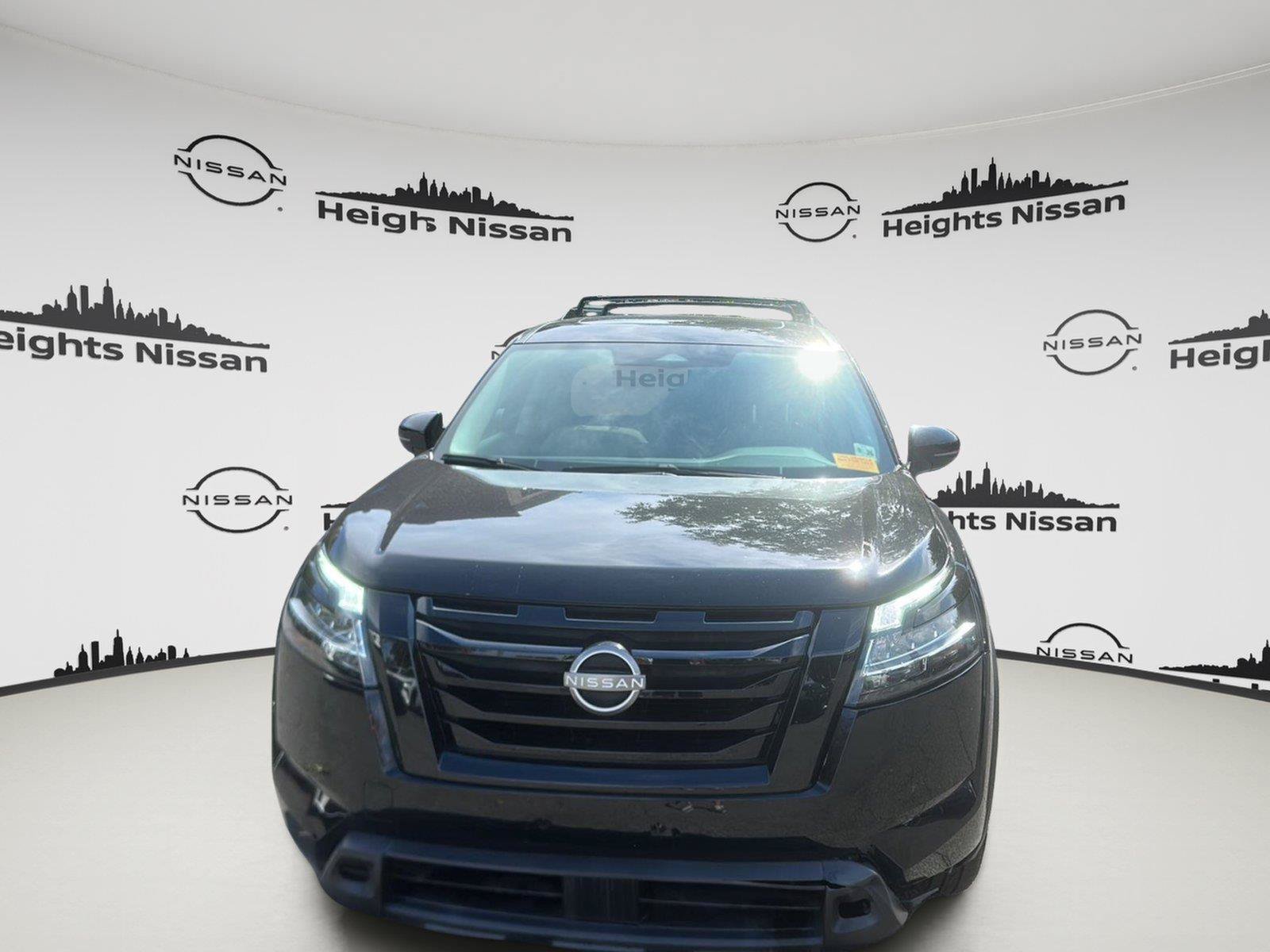 Used 2022 Nissan Pathfinder SV w/ SV Premium Package AWD/4WD image 9