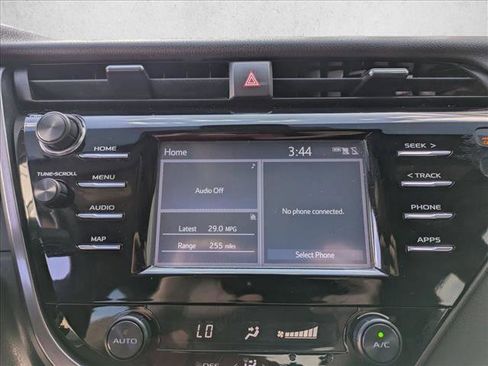 Used 2019 Toyota Camry SE image 14