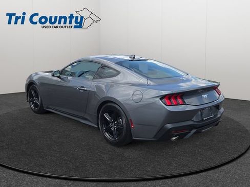 Used 2026 Ford Mustang Premium RWD image 5