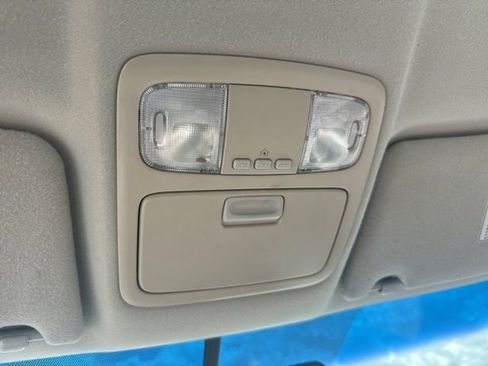 Used 2005 Toyota Camry XLE image 26