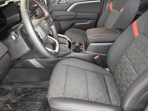 Used 2024 Chevrolet Colorado Z71 w/ Z71 Convenience Package 2 AWD/4WD image 18