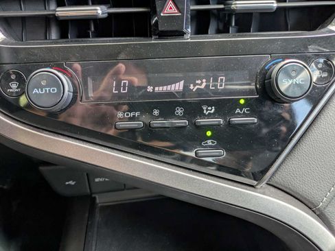 Used 2024 Toyota Camry SE w/ Cold Weather Package AWD/4WD image 13