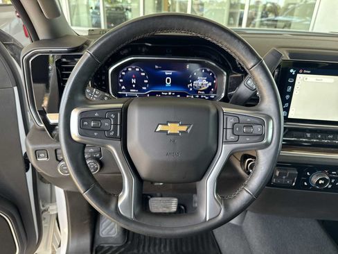 Used 2025 Chevrolet Silverado 2500 LT w/ Convenience Package AWD/4WD image 10